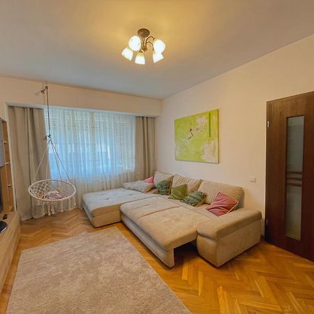 Relax Old Town Apartment Oradea Exterior foto